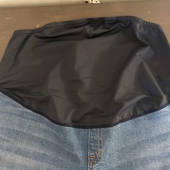 Madewell Maternity High Rise Jean Shorts Over the Belly Size 29 Raw Hem - Picture 7 of 12